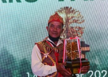 Damianus Nadu :Penerima Kalpataru dari H  utan Adat Pikul-Pangajid